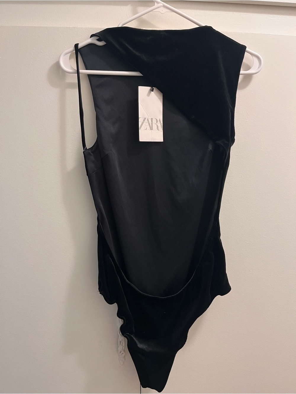 Zara Velvet Bodysuit - Picture 6 of 6